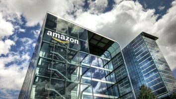 Amazon va instala camere video cu inteligență artificială în camionetele de livrări