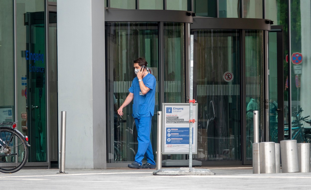 Alexei Navalnîi a ieșit din coma indusă și răspunde la stimuli