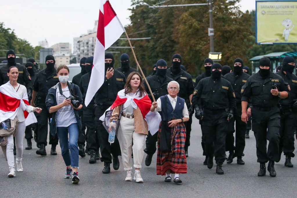 Nina, eroina: La 73 de ani, protestează în Belarus și este activistă a opoziției