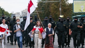Nina, eroina: La 73 de ani, protestează în Belarus și este activistă a opoziției
