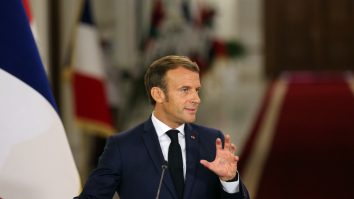 Guvernul lui Macron pune la bătaie o sumă record pentru relansarea economiei