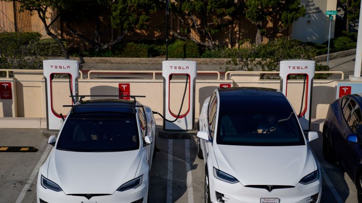 Mașina electrică de 25.000 $, anunțată de Tesla, ar putea însemna începutul sfârșitului industriei auto tradiționale