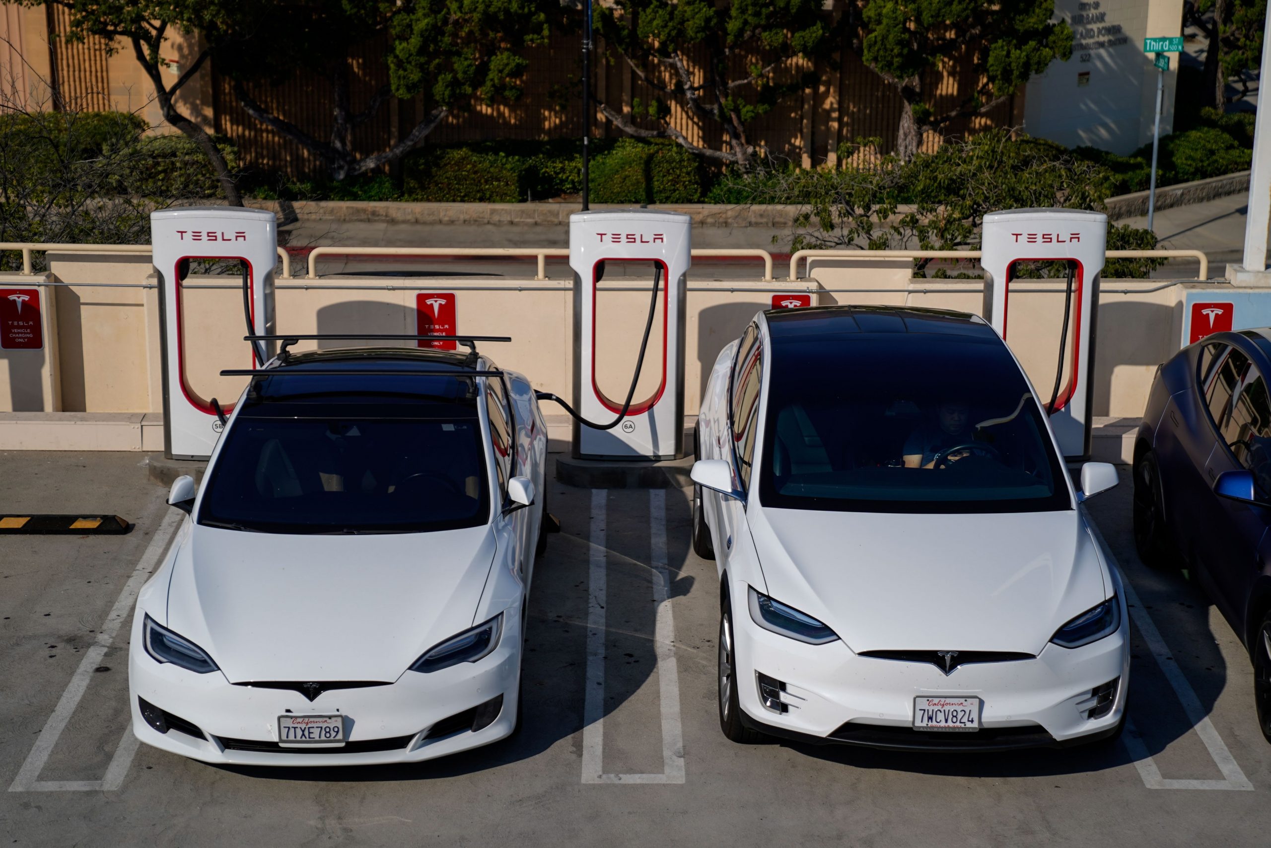 Mașina electrică de 25.000 $, anunțată de Tesla, ar putea însemna începutul sfârșitului industriei auto tradiționale