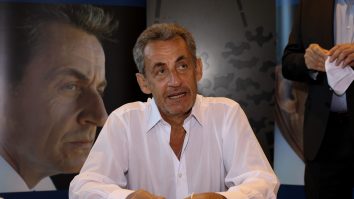 Nicolas Sarkozy, vehement după ce romanul „Zece negri mititei” și-a schimbat numele: Avem dreptul să spunem „maimuță”?
