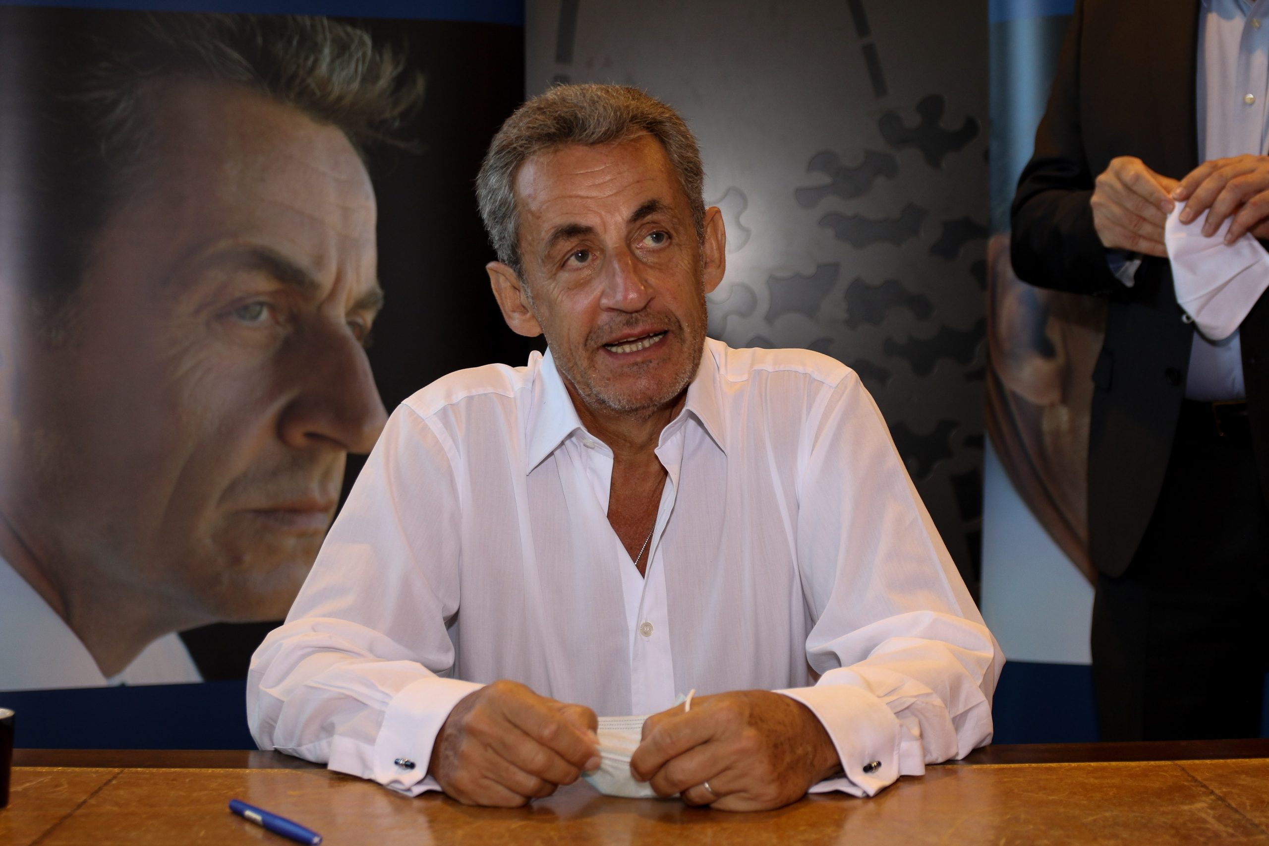 Nicolas Sarkozy, vehement după ce romanul „Zece negri mititei” și-a schimbat numele: Avem dreptul să spunem „maimuță”?