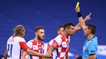 Croații, iritați că pierd iar împotriva Franței, au sărit să-l ia la bătaie pe Hațegan