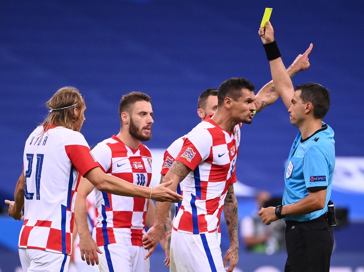 Croații, iritați că pierd iar împotriva Franței, au sărit să-l ia la bătaie pe Hațegan