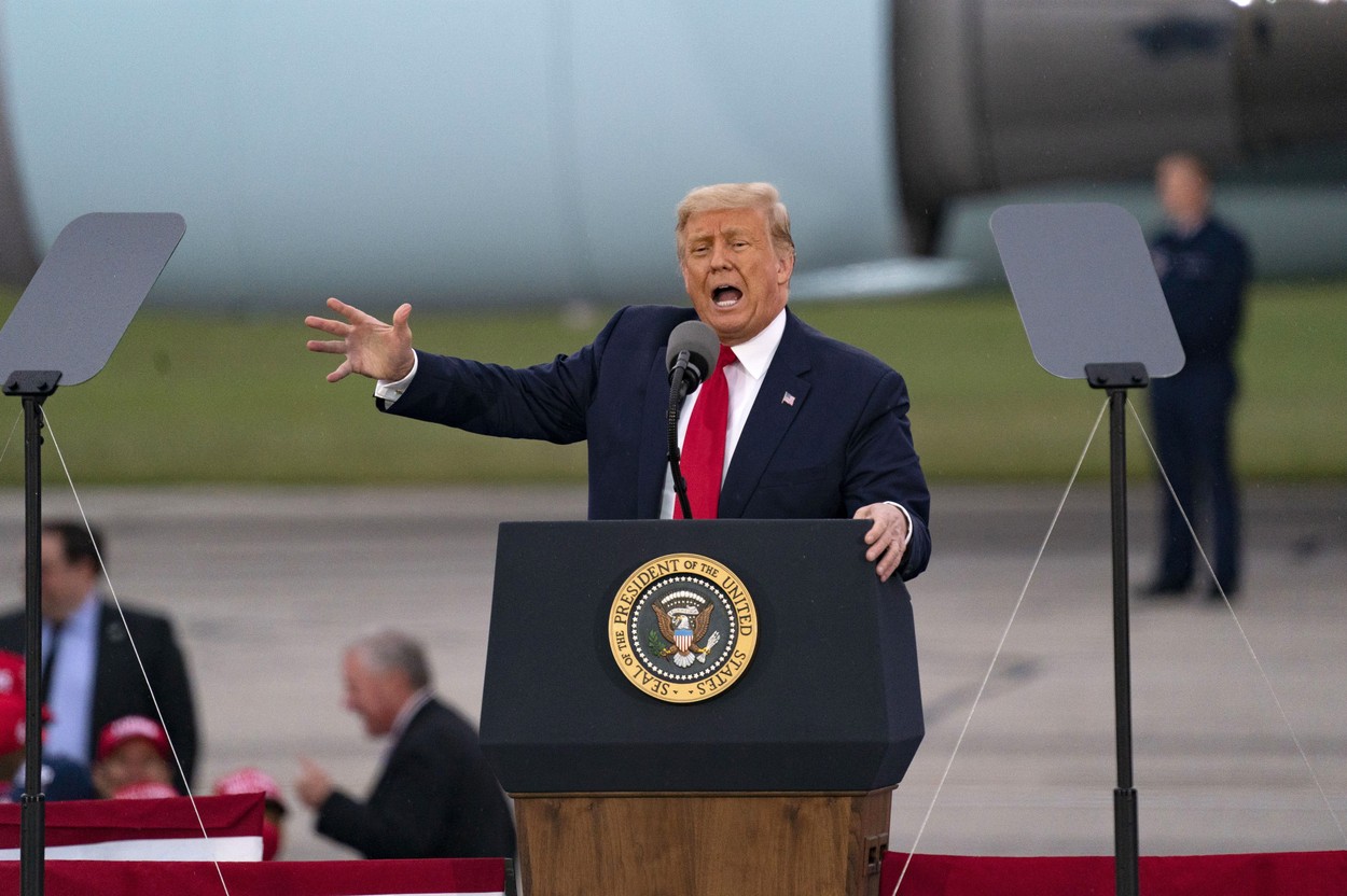 Donald Trump: Dacă va câștiga Biden, câștigă China, vandalii, anarhiștii, piromanii