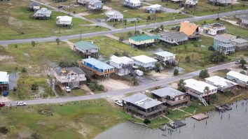 Statele Unite, lovite în plin de uraganul Sally. Sute de mii de case au rămas fără curent