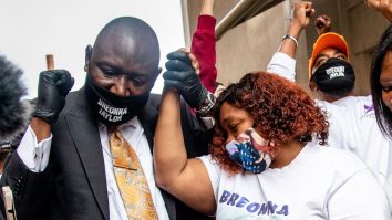 Noi proteste în SUA după verdictul în cazul morții Breonnei Taylor, împușcată în propria casă în timpul unei razii antidrog