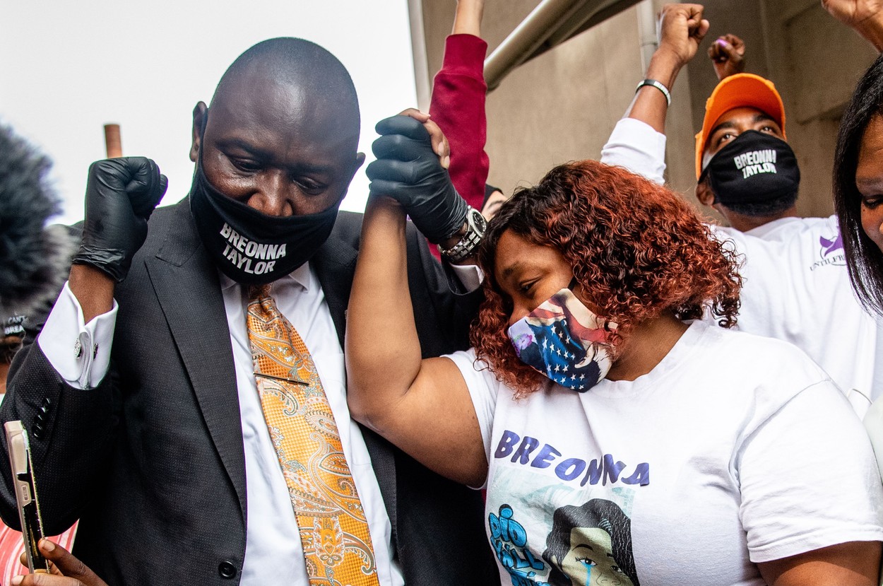 Noi proteste în SUA după verdictul în cazul morții Breonnei Taylor, împușcată în propria casă în timpul unei razii antidrog