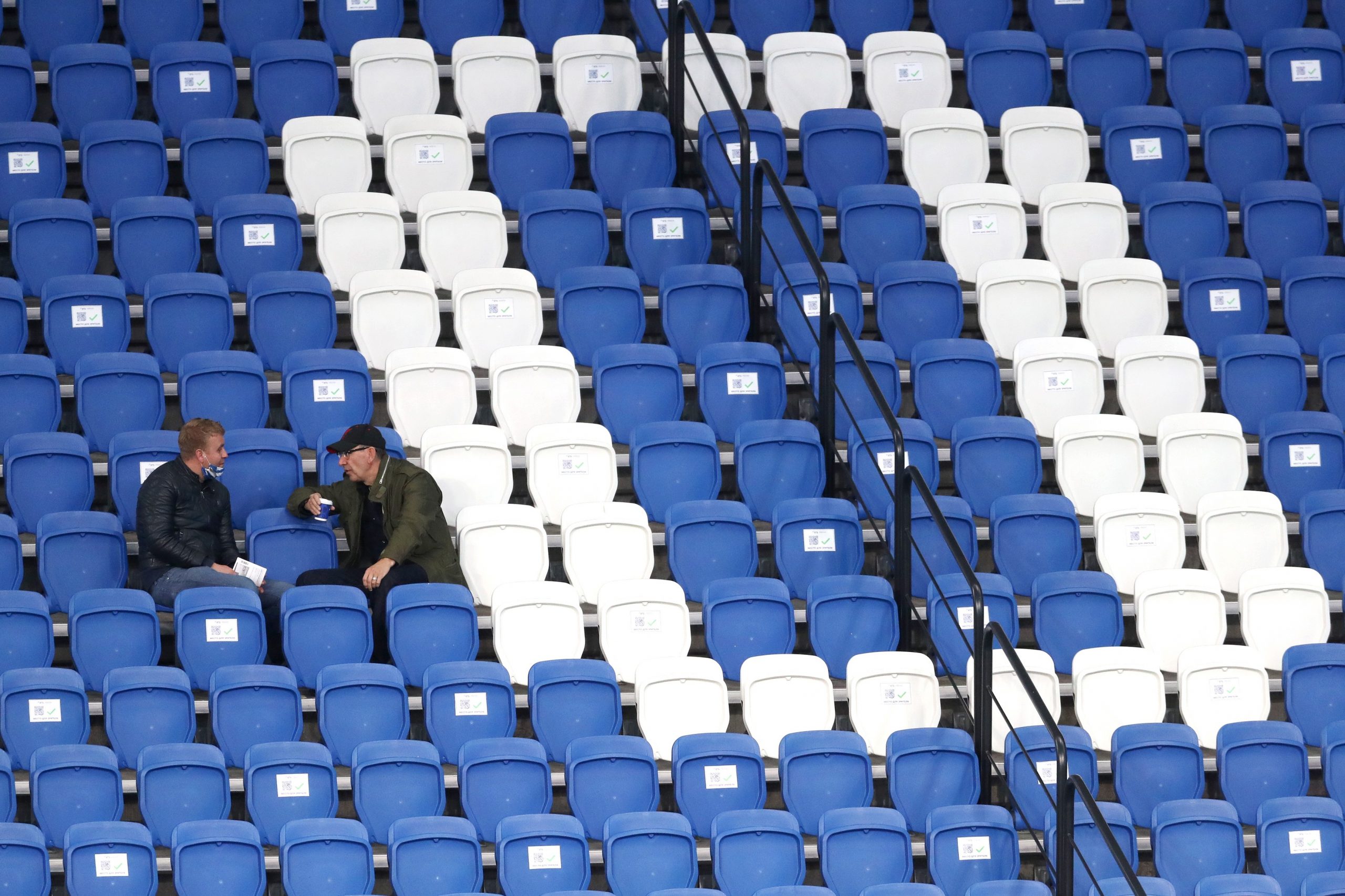 Planurile britanicilor au fost date peste cap. Reîntoarcerea fanilor în tribune, programată în octombrie, a fost anulată