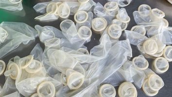 Poliția din Vietnam a confiscat peste 300.000 de prezervative spălate și resigilate