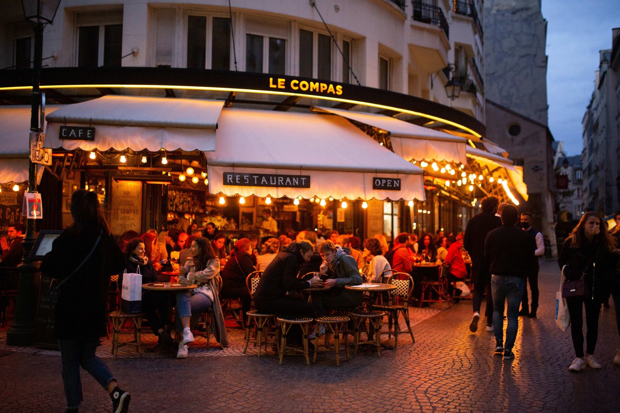 Un primar francez îndeamnă cetățenii să ocupe restaurantele, pentru a bloca închiderea acestora