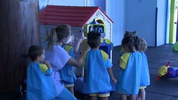 Cum verifică un robot sănătatea copiilor de la o grădiniță din Spania