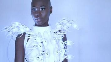 Rochia care spune ce gândești. Își schimbă forma și culoarea în funcție de starea pe care o ai