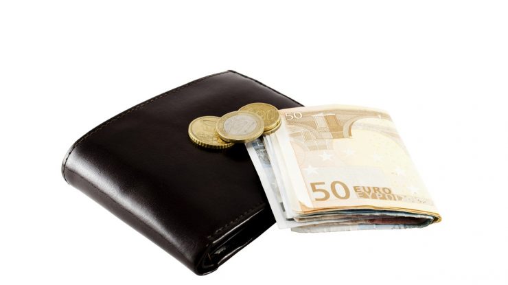 Orașul din Europa care introduce salariul minim de 3.850 de euro pe lună