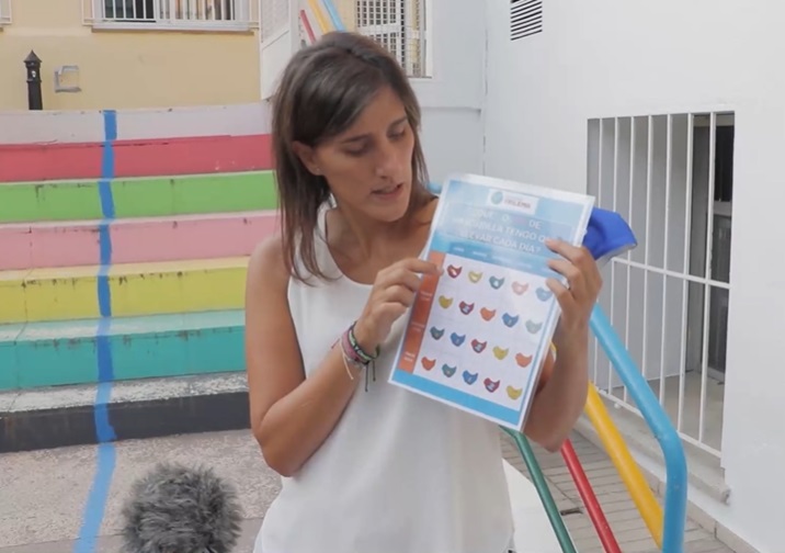 Elevii unei școli din Madrid trebuie să vină în fiecare zi cu o mască de culoare diferită