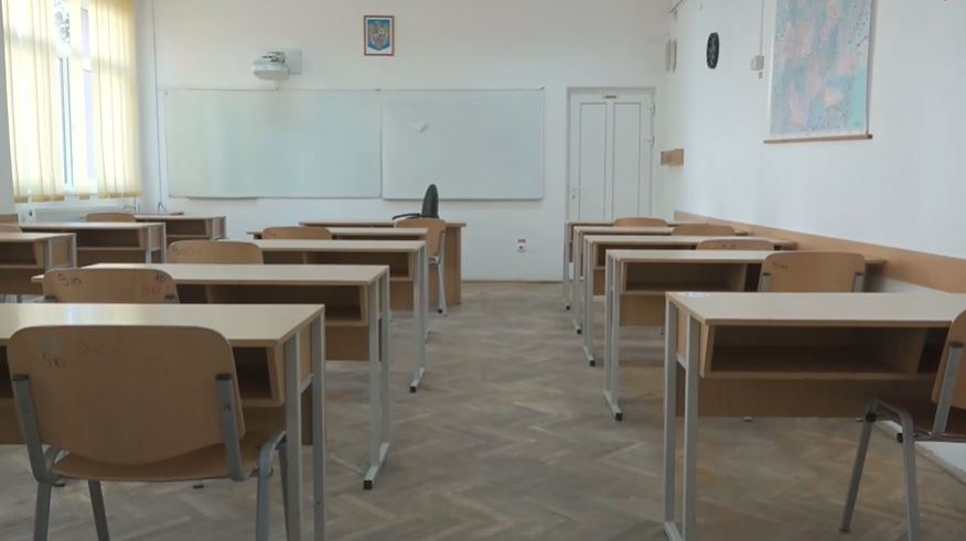 La o școală din Craiova, orele încep în sistem hibrid, chiar dacă orașul este pe scenariul verde