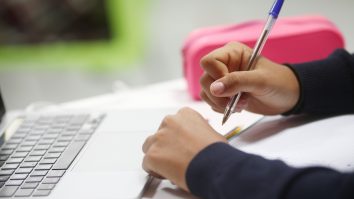 Cum se văd cursurile online prin ochii unui boboc