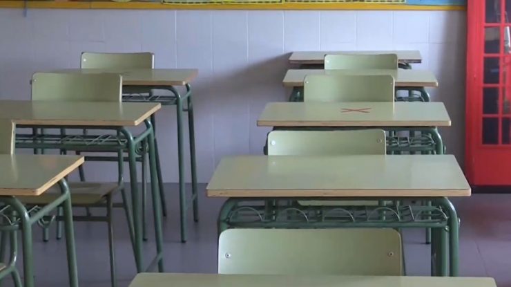 Profesorii de peste 60 de ani se tem că se vor infecta în sala de clasă