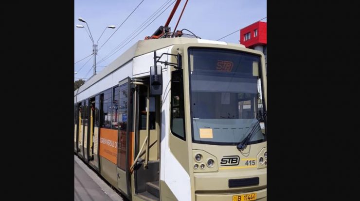 Incident în trafic: Un şofer a tras cu un pistol cu bile într-un vatman