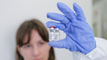 Vladimir Putin anunță că e gata să dea gratuit vaccinul Sputnik-V celor de la ONU