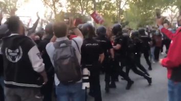 Carantina selectivă provoacă proteste violențe la Madrid