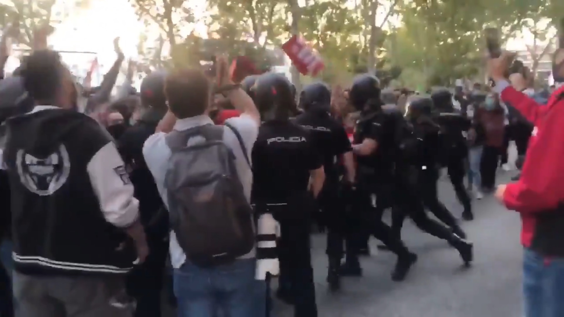 Carantina selectivă provoacă proteste violențe la Madrid