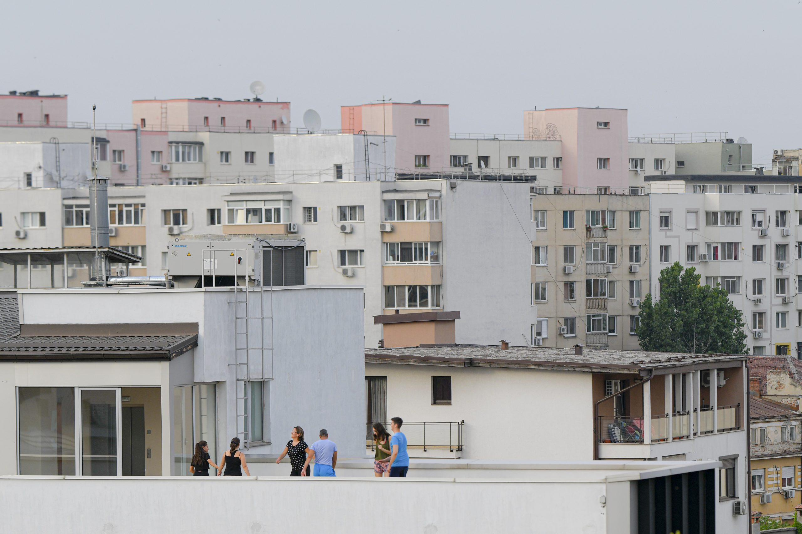 Raport BNR: Câți ani trebuie să muncească un român ca să-și cumpere un apartament, fără să se împrumute la bănci