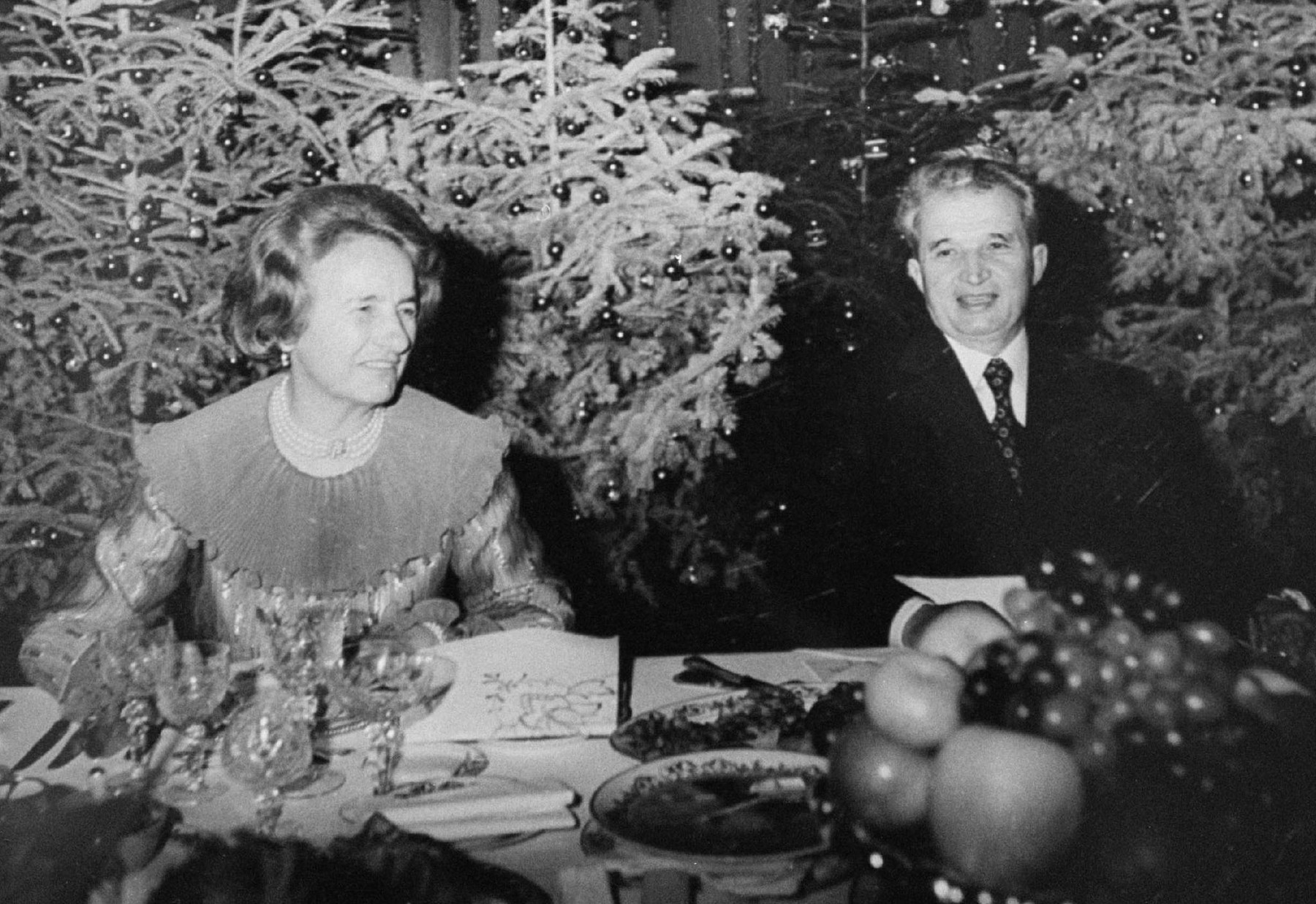 28 octombrie, ziua în care apelativele „doamna” și „domnul” au intrat în ilegalitate