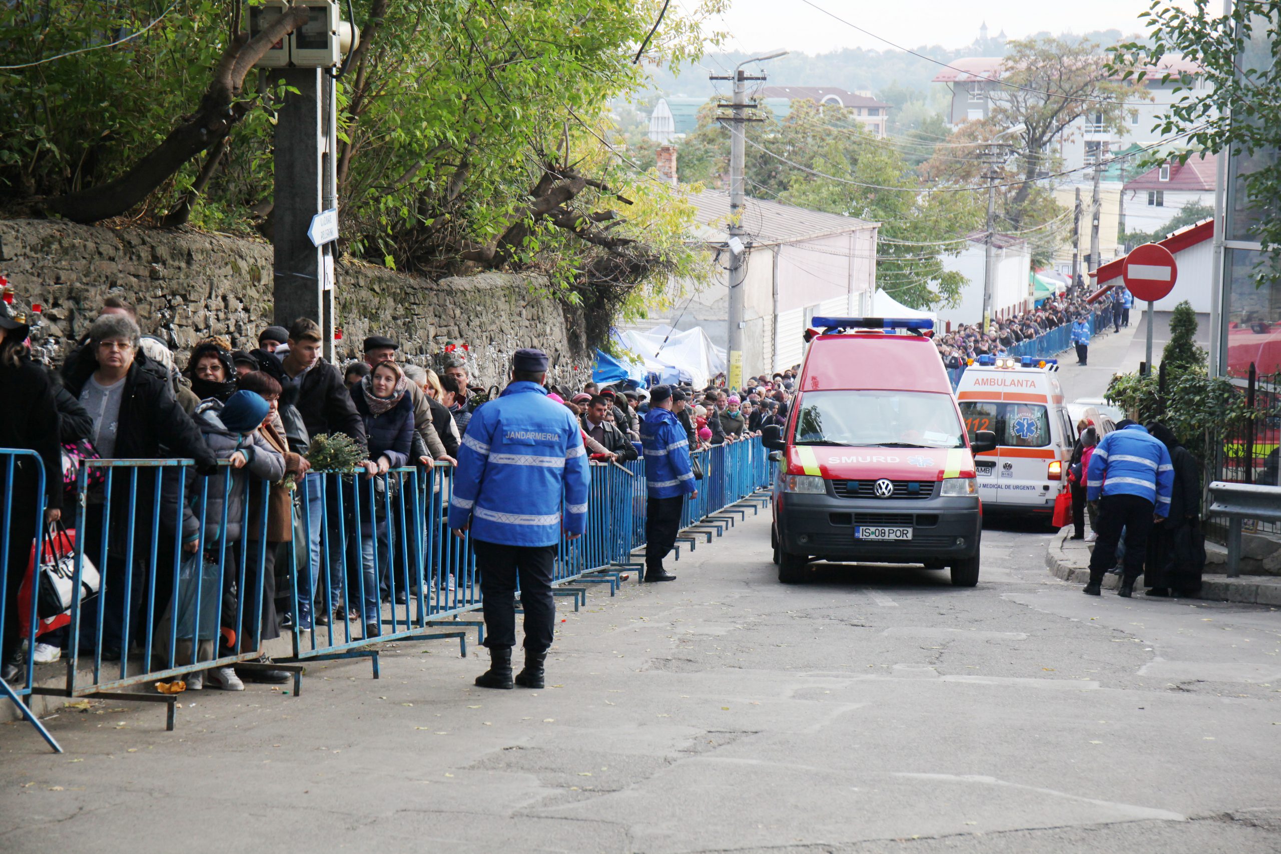 Pelerinajul de la moaștele Sf. Parascheva are loc cu restricții. Cine are voie să meargă