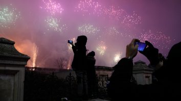 Medicii din Europa se tem că Revelionul ar putea provoca  al treilea val pandemic: „Pe 31 decembrie, virusul va circula cel mai mult”