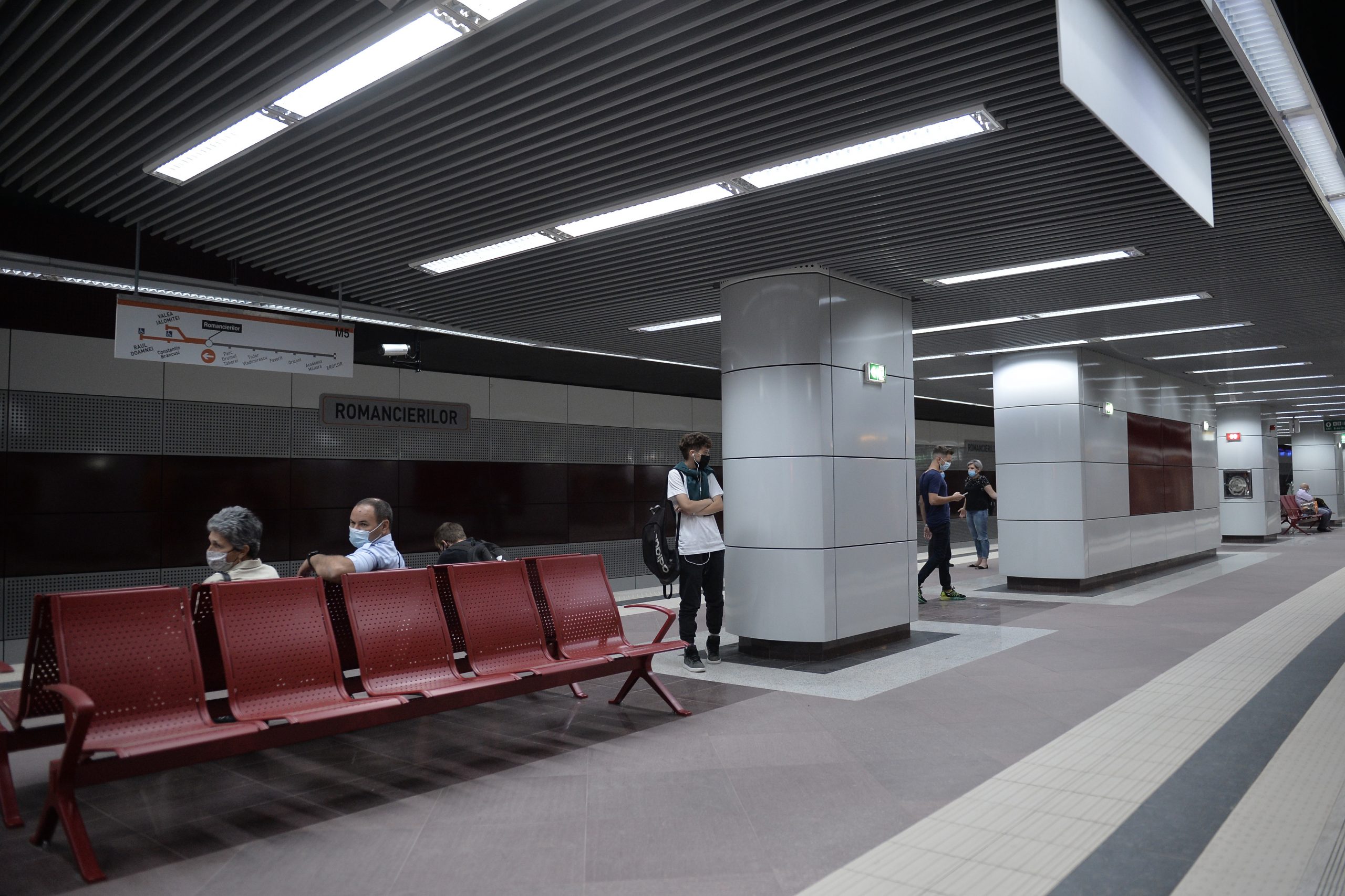 O nouă zi, o nouă inundație la metrou. Magistrala 5 e măcinată de probleme