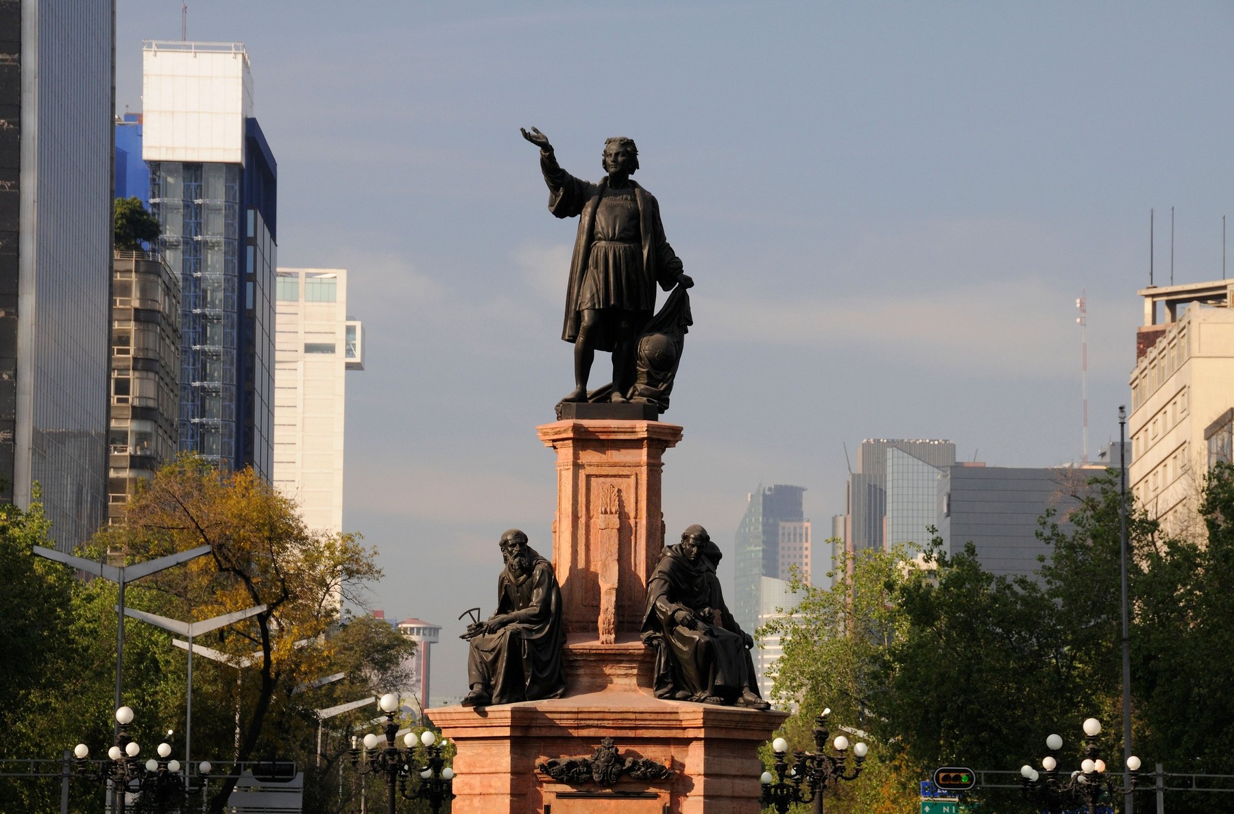 Statuia lui Columb, dată jos înainte de ziua în care se fac 528 de ani de la descoperirea Americii