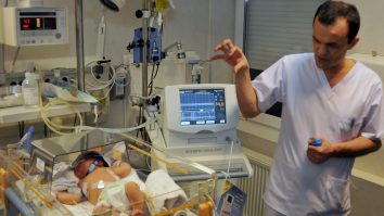 Medicul Cârstoveanu, după ce autoritățile au promis că vor vira banii pentru copiii aflați în stare gravă: Nu e normal ca unii să sufere și alții să aibă prea mult