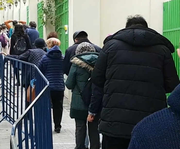 Cozi până la poalele dealului la moaștele Sf. Dimitrie cel Nou