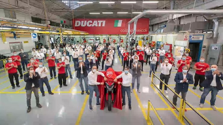 Ducati a prezentat primele imagini cu noul Multistrada V4. Primul motor din lume cu radar și pilot automat