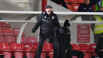 Ian Holloway, fost manager de Premier League, predă FIFA online