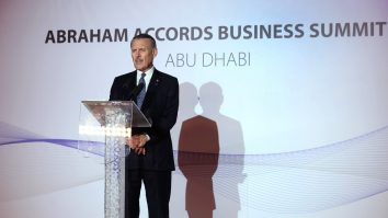 John Rakolta, american cu origini românești, numit ambasador în Emiratele Arabe Unite de Donald Trump