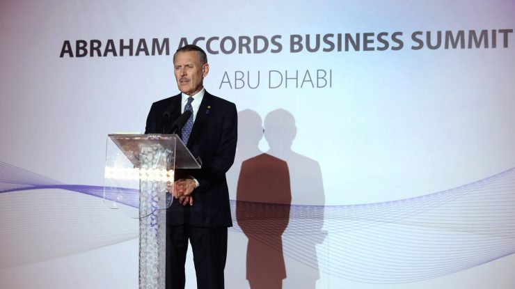 John Rakolta, american cu origini românești, numit ambasador în Emiratele Arabe Unite de Donald Trump