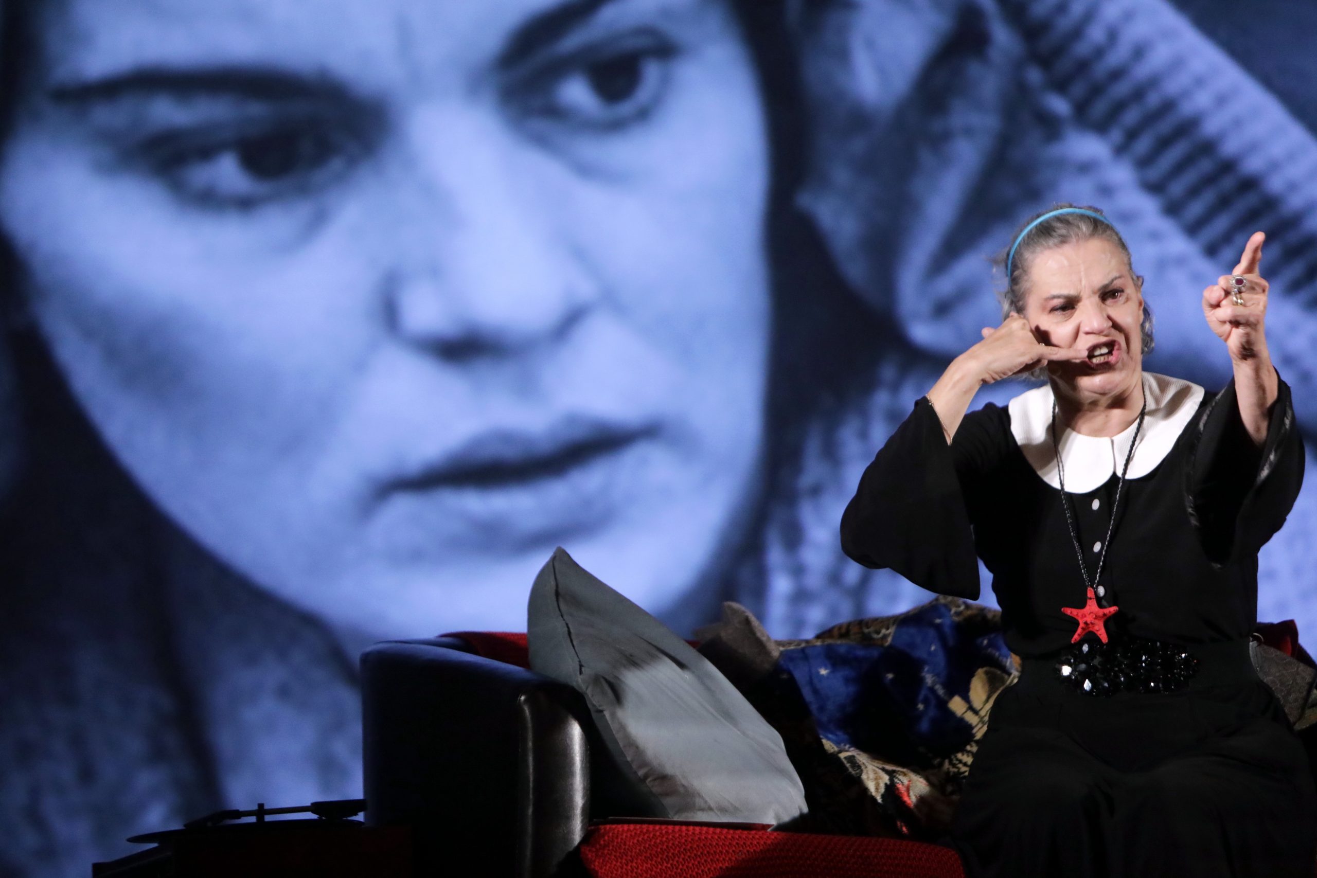 Actrița Maia Morgenstern, amenințată cu moartea într-un mesaj semnat de „partidul AUR”. Reacția lui George Simion