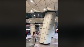 Plouă cu găleata în metroul Drumul Taberei, inaugurat fix înainte de alegeri. Reacția Metrorex