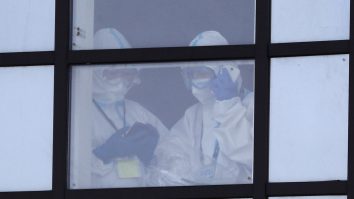 Spitale pline şi medici epuizaţi. Bolnavii nu mai pot fi îngrijiţi cum trebuie