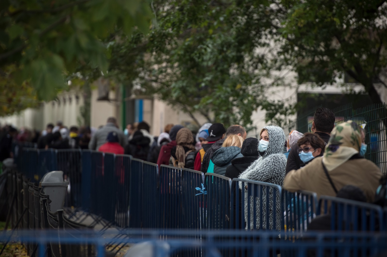 Cum a fost demascat un cerșetor la moaștele Sf. Dimitrie. Avea mâinile înfășurate în bandaje