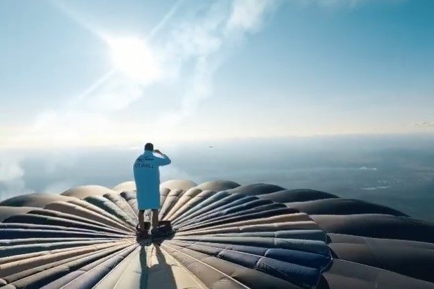 Magie sau caz real: Spectacol de acrobație la 1.500 de metri altitudine