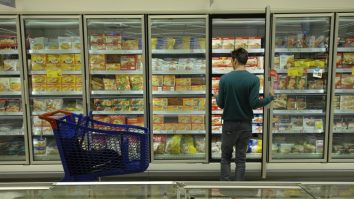 Alimentele congelate contaminate de Covid-19 ar putea provoca infecții, spun specialiștii chinezi