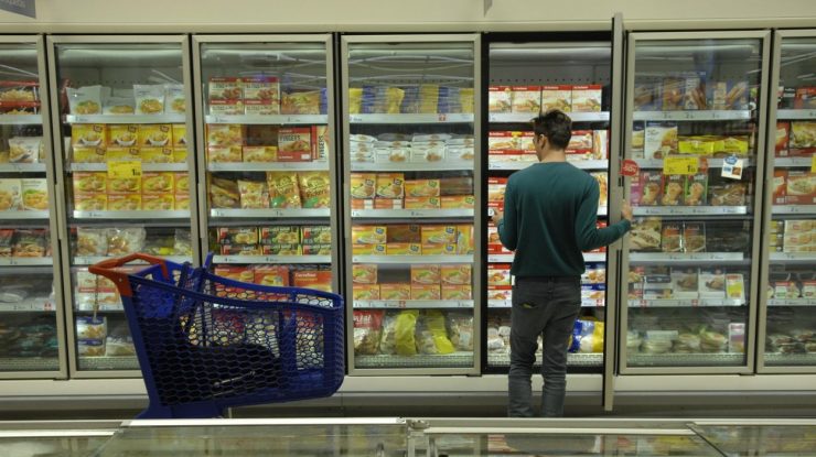 Alimentele congelate contaminate de Covid-19 ar putea provoca infecții, spun specialiștii chinezi