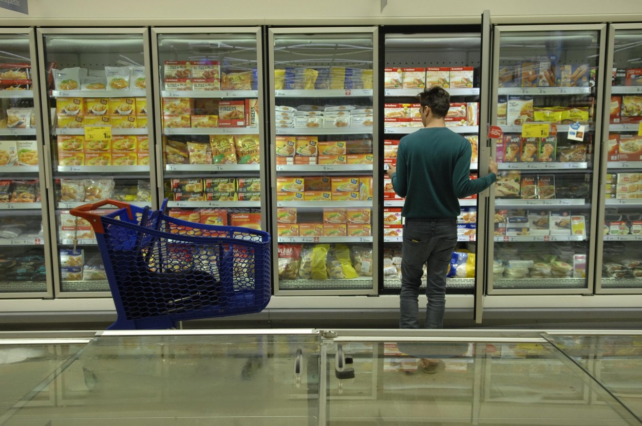 Alimentele congelate contaminate cu coronavirus ar putea provoca infecții, spun specialiștii chinezi