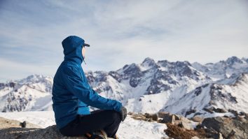 FIFA la înălțime. Unde te poți juca liniștit dacă te deranjează prietena